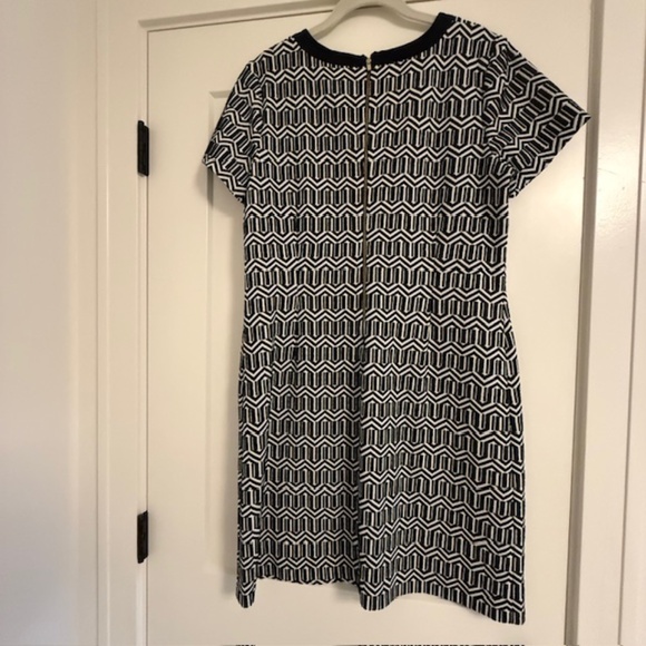 EUC Banana Republic Knit Geometric Black and White Dress Sz 14 Business Attire - Picture 5 of 9